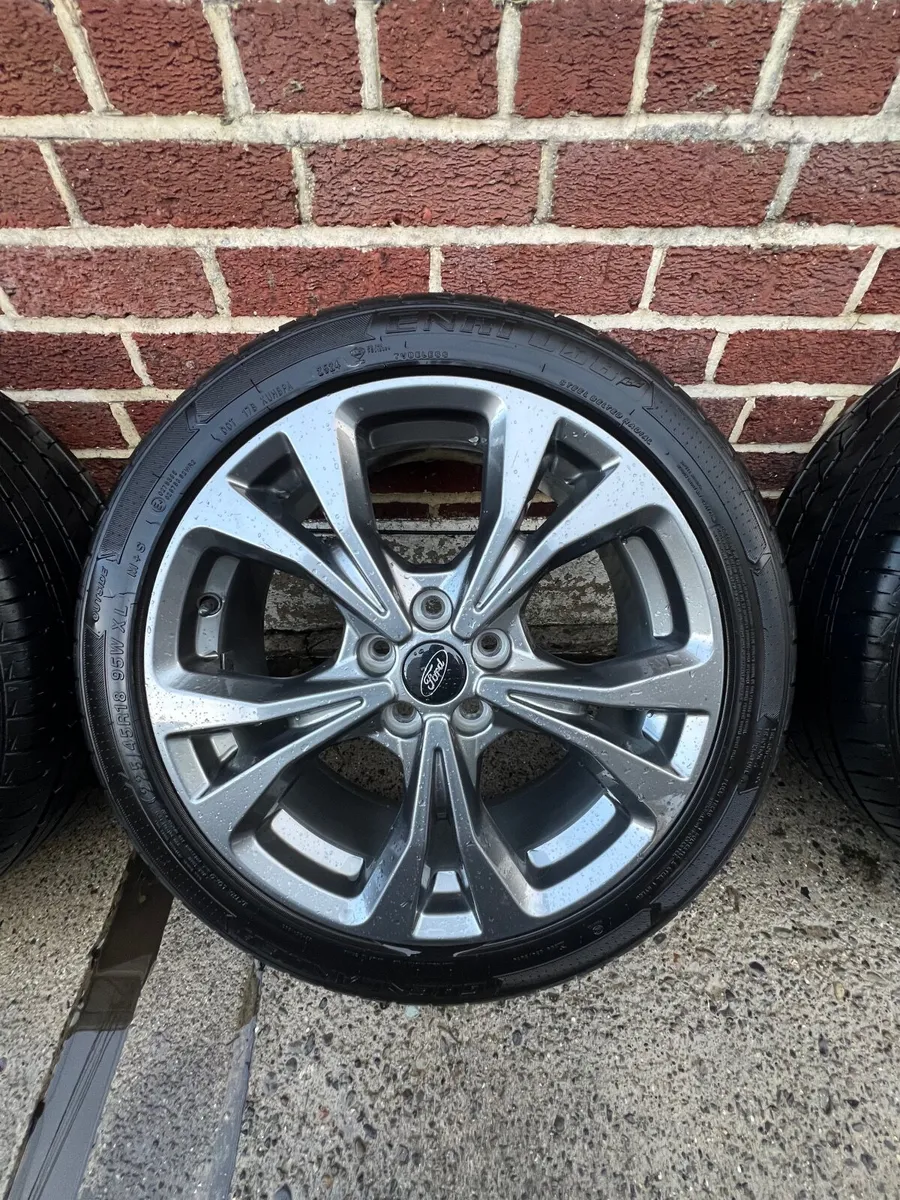 Set of 4 Ford Alloy Wheels with Tires – €800  For - Image 1