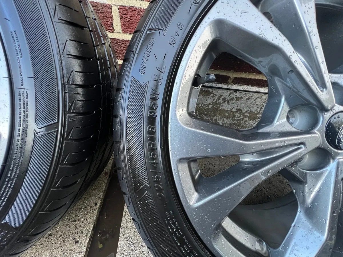 Set of 4 Ford Alloy Wheels with Tires – €800  For - Image 4