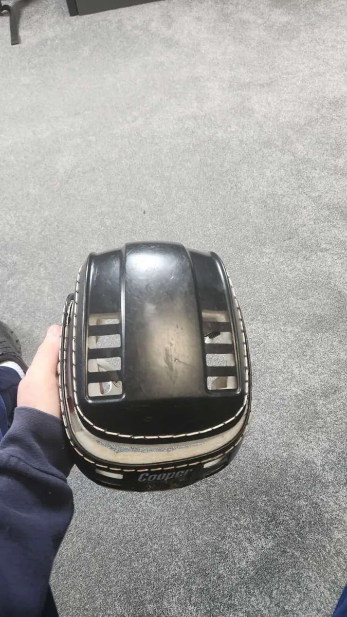 Hurling helmet - Image 3