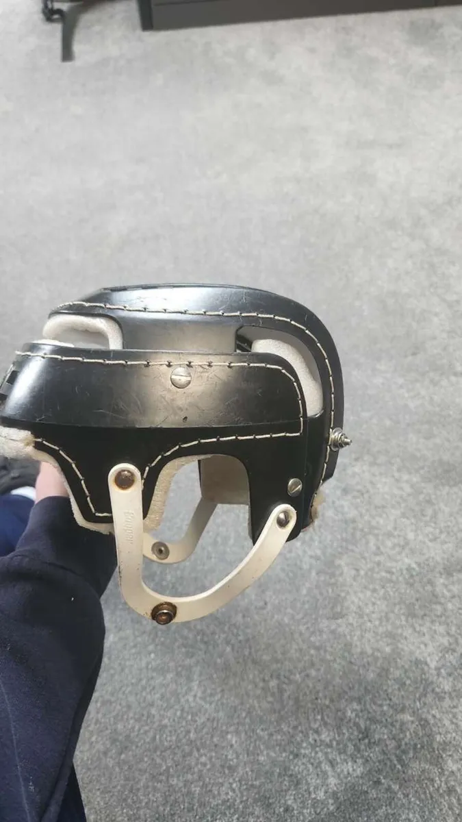 Hurling helmet - Image 4