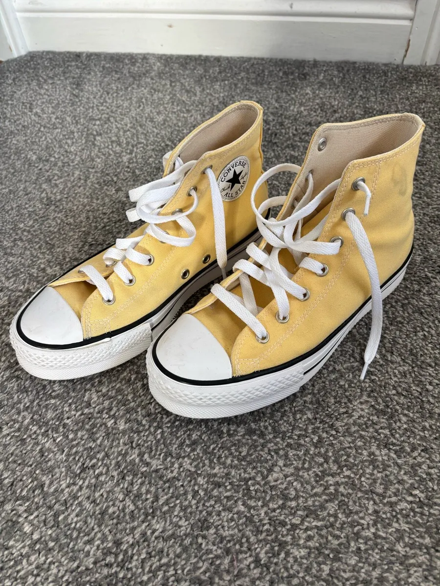 Yellow Converse platforms - Image 1