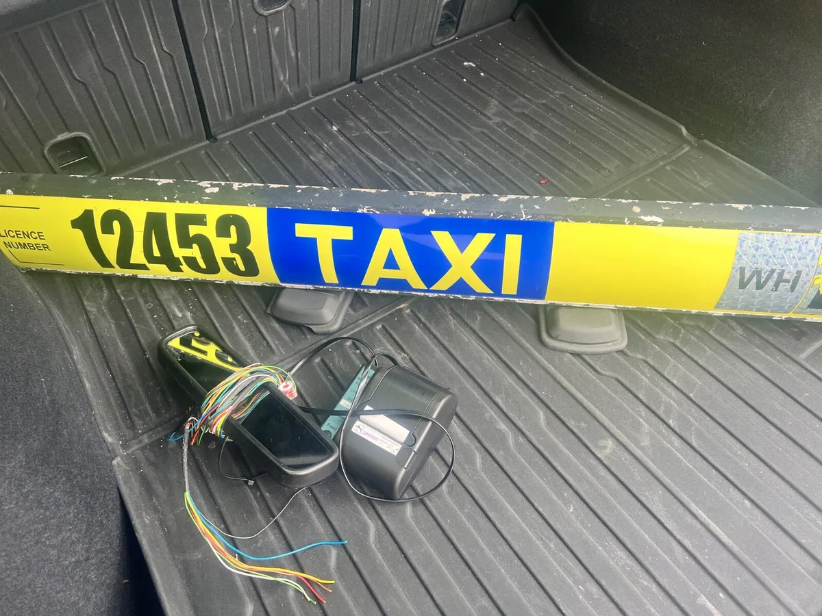 Taxi meter, printer and roof sign - Image 1
