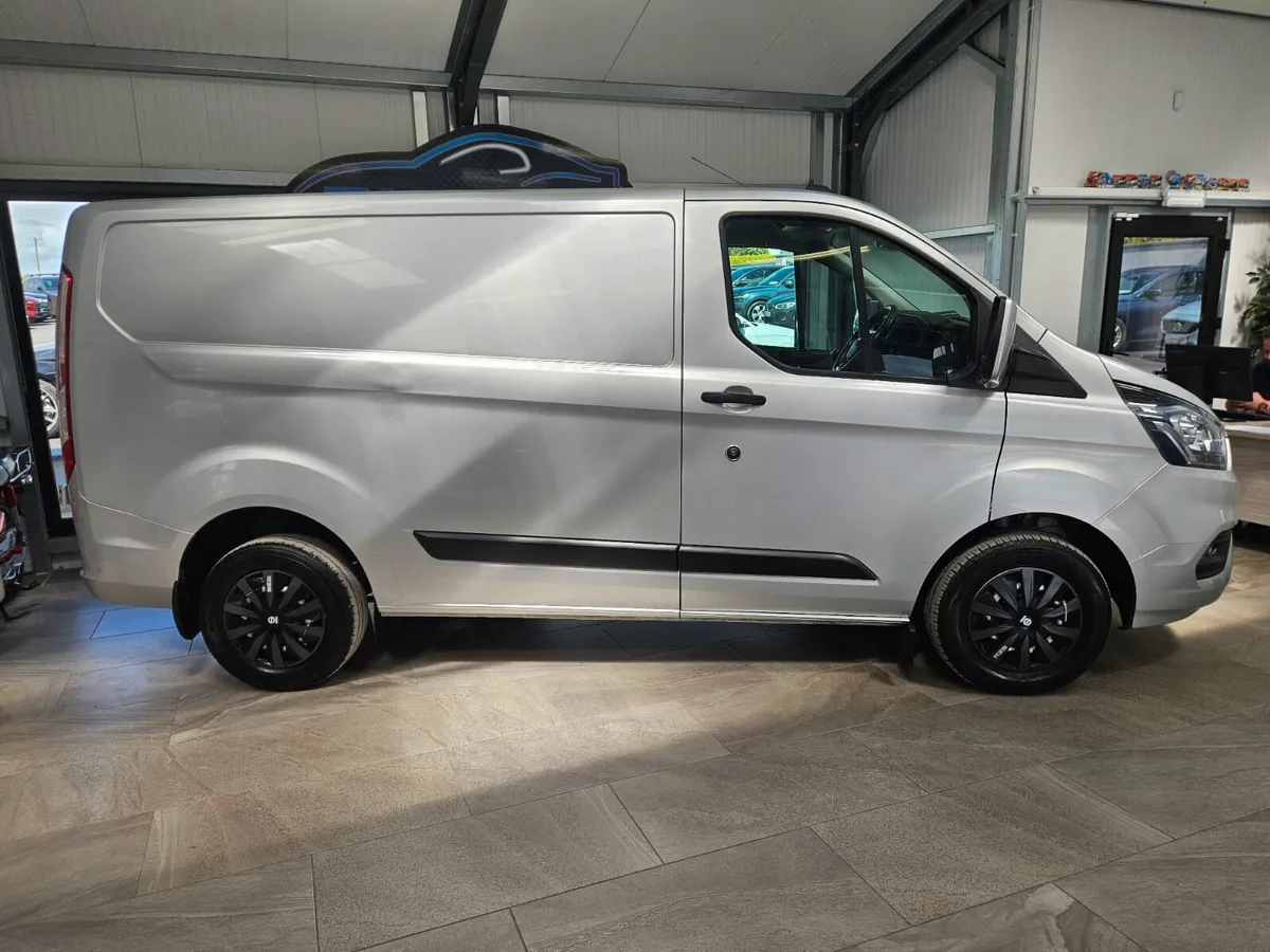 211 FORD TRANSIT CUSTOM TREND EDITION - Image 2