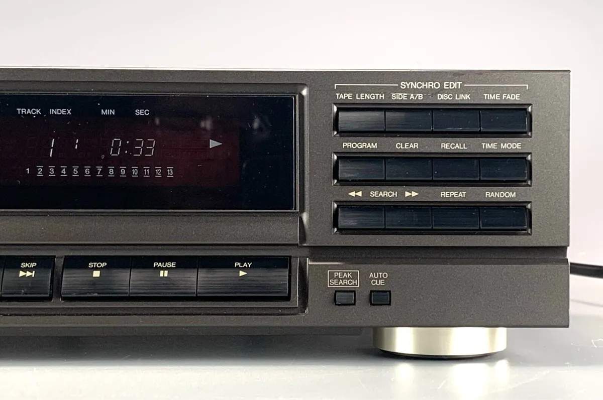 Technics SL-PG320A compact disc players - Image 3