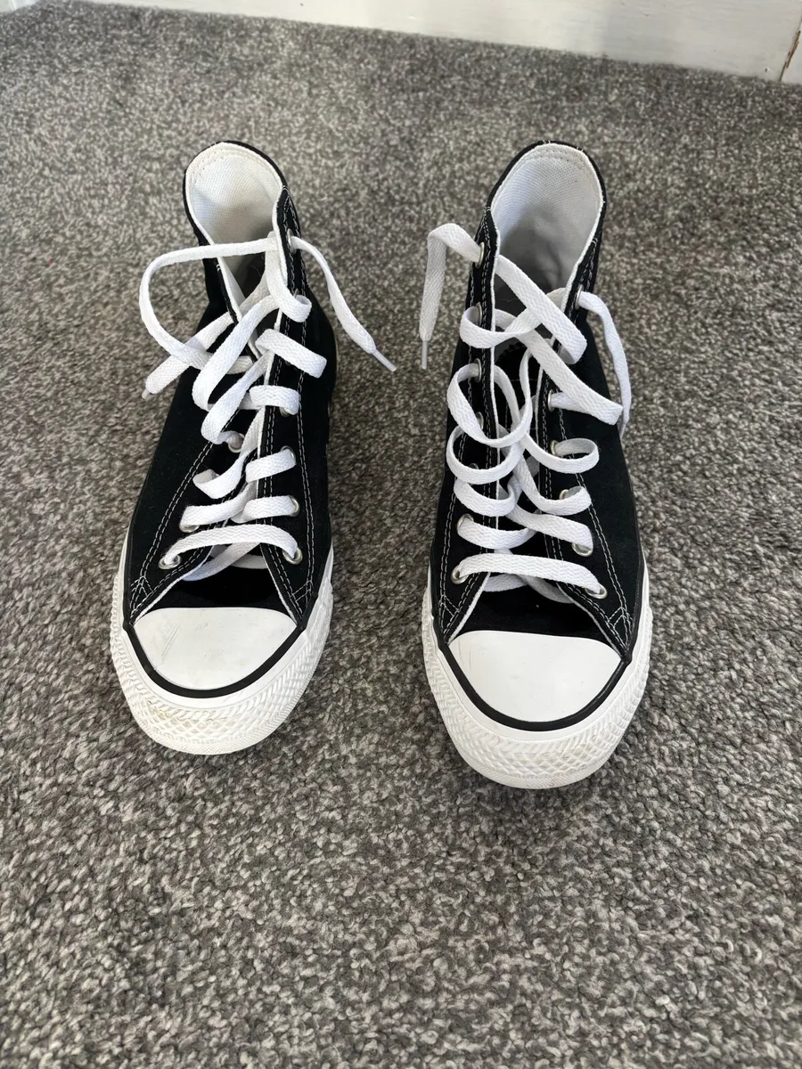 Black Converse trainers - Image 2