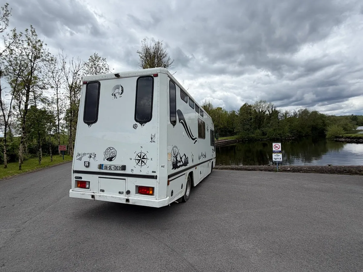 Camper - Image 2