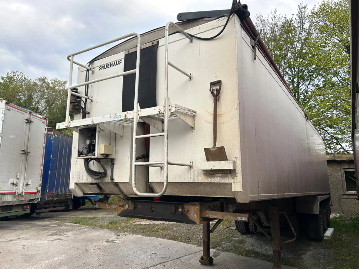 Choice of tipping trailers  2005/2010 - Image 2
