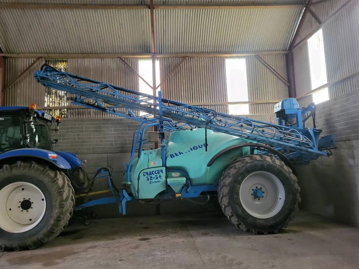 Berthoud 28 m sprayer - Image 1