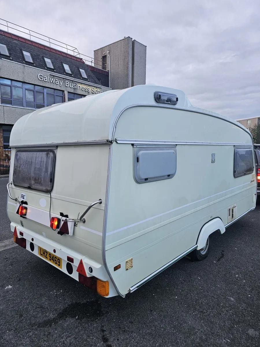 Caravan - Image 2