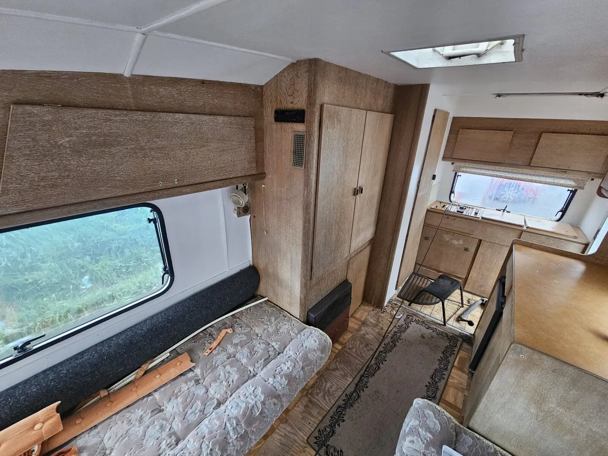 Caravan - Image 4