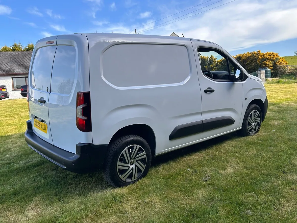 Citreon Berlingo 2023 29k miles NO VAT - Image 3