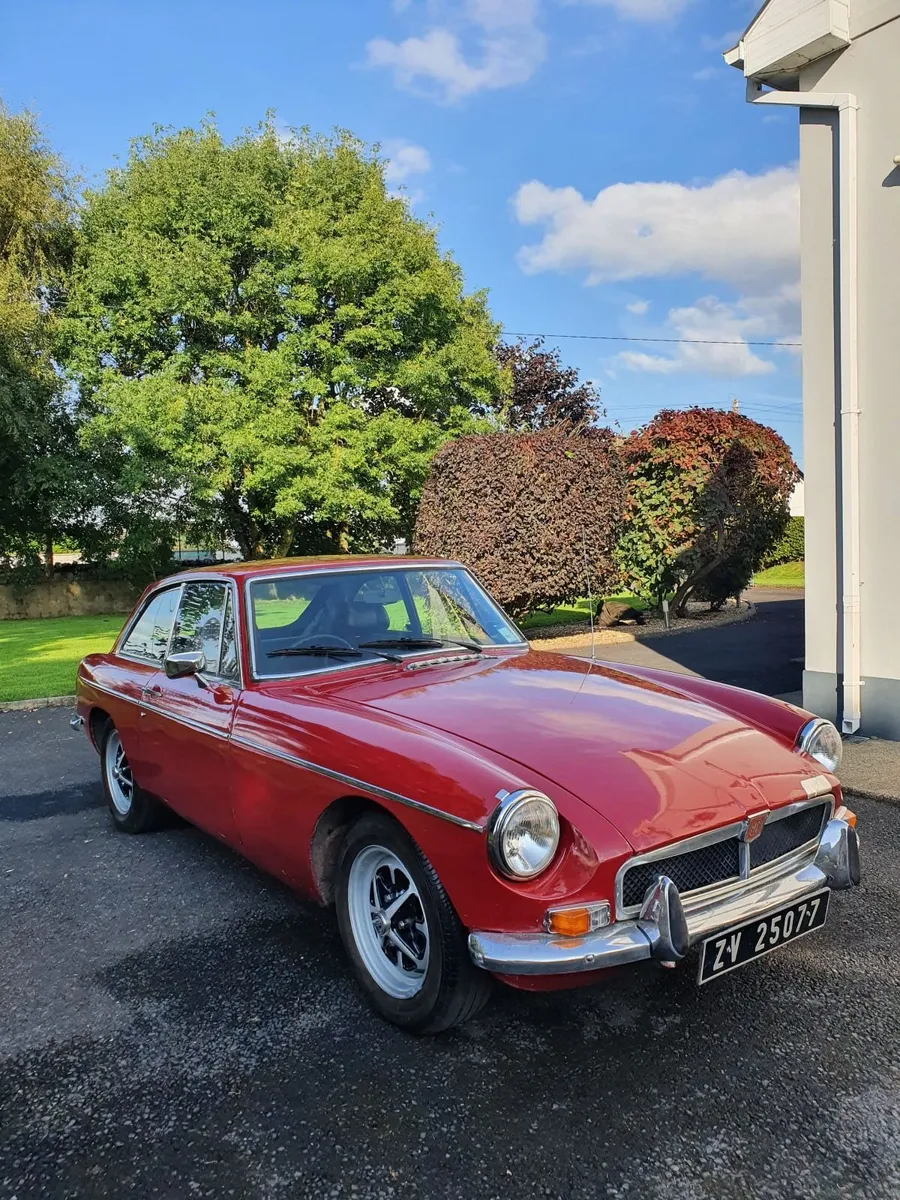 MG MGB 1974 - Image 1