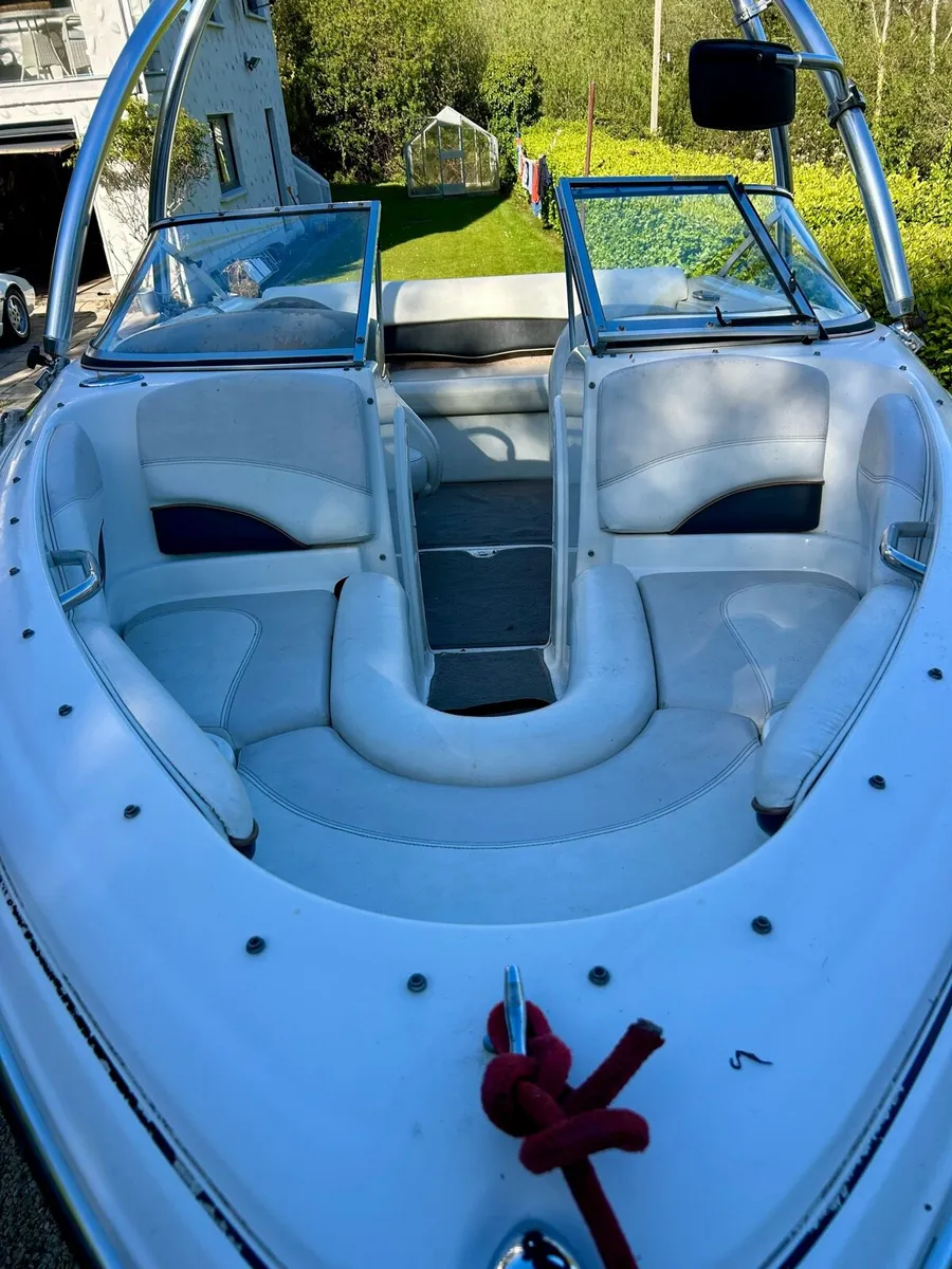 Larson 180 SEI Bowrider - Image 4