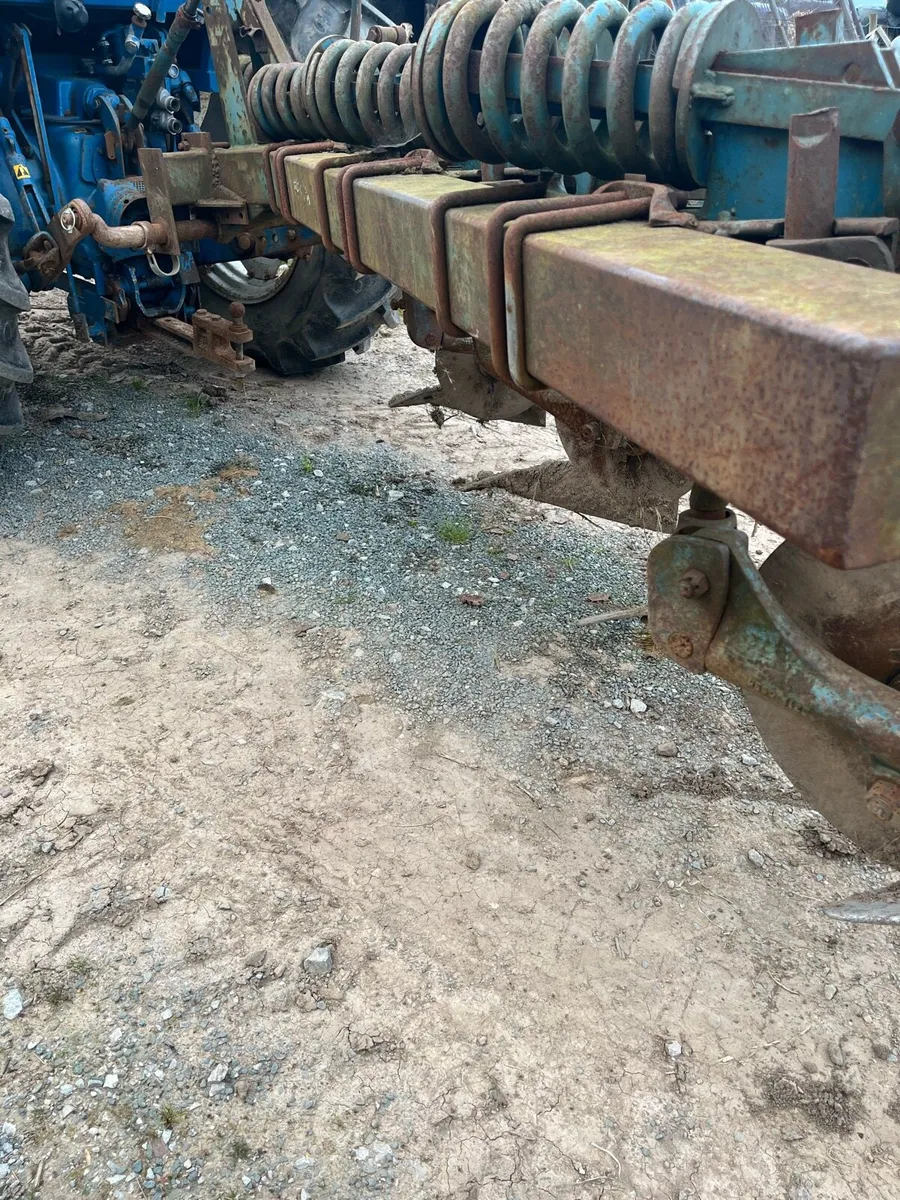 Plough topper fert spreader - Image 3