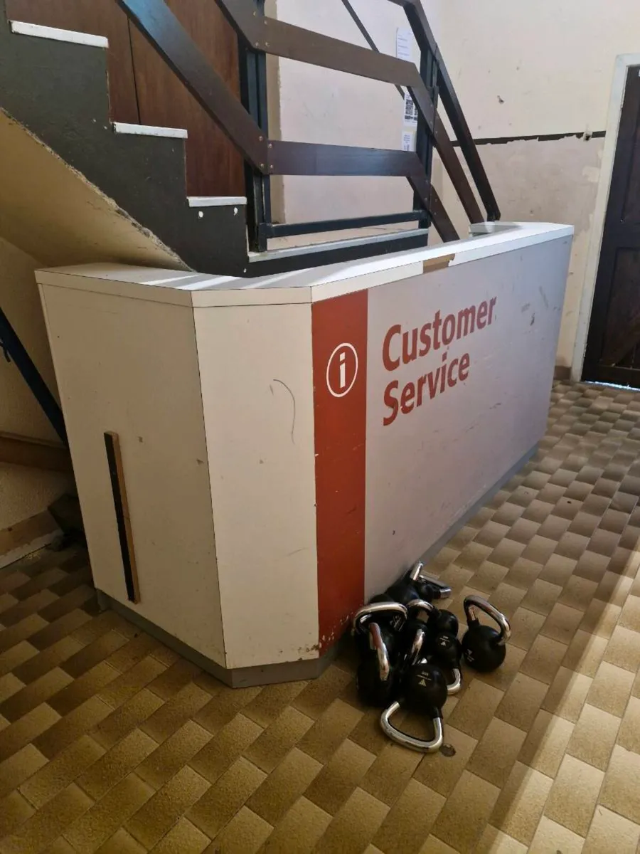 Reception desk/counter - Image 2