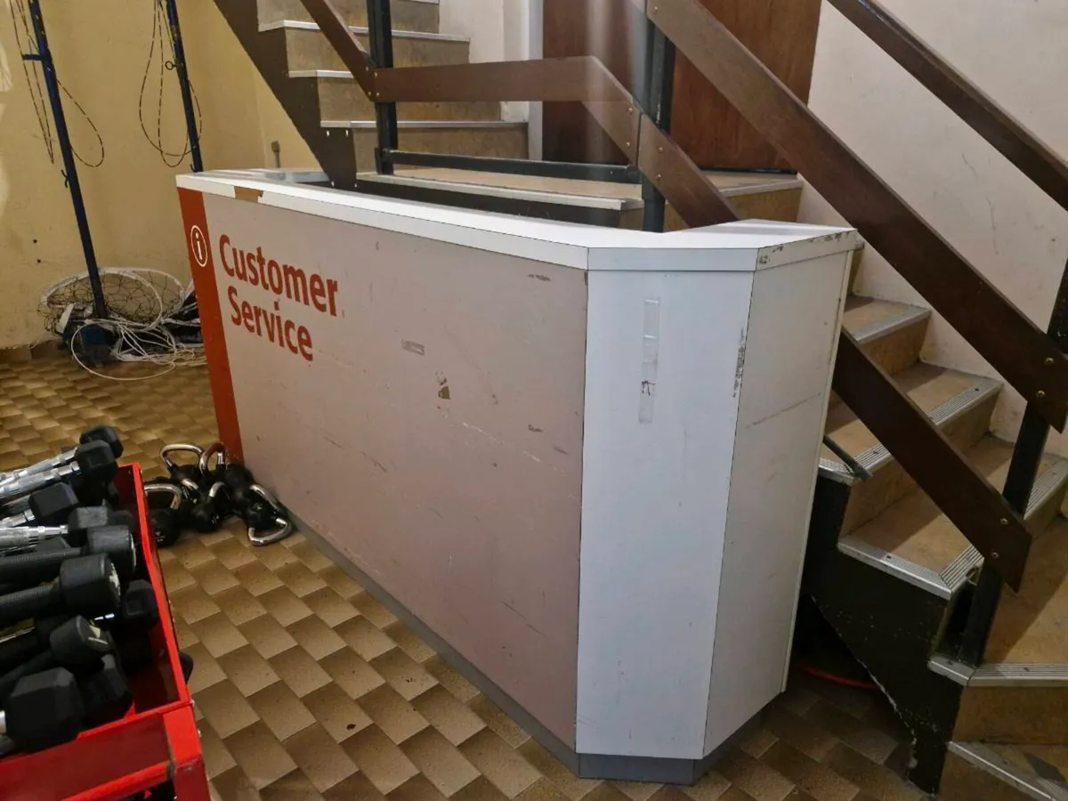Reception desk/counter - Image 3