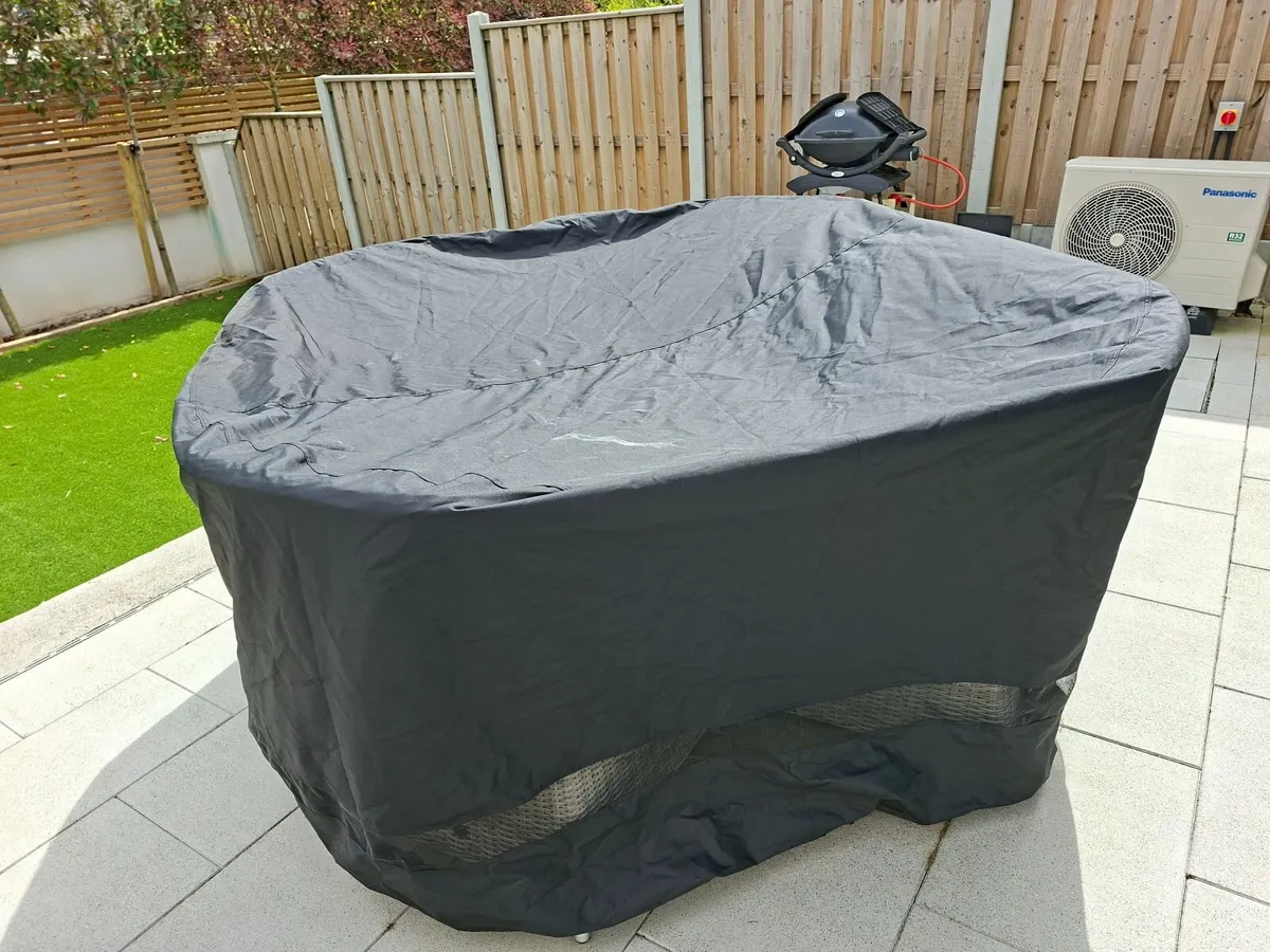 Patio table cover - Image 1