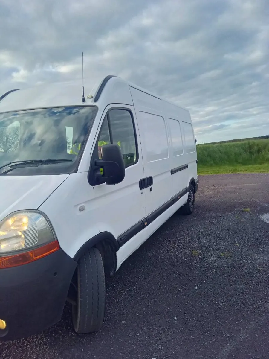 Camper van - Image 2