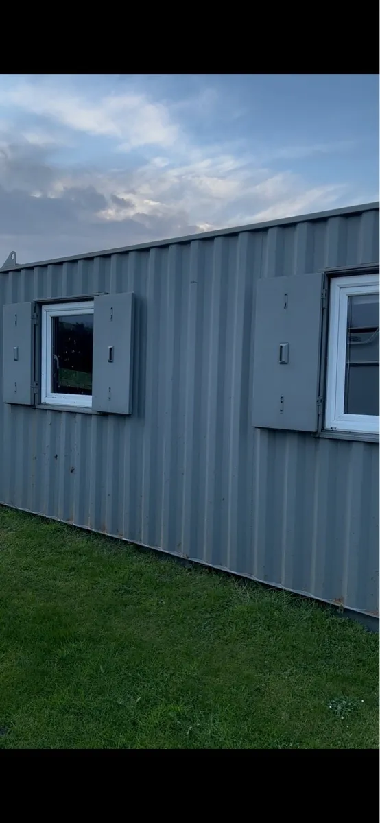 20x10 portable cabin anti-vandal - Image 1