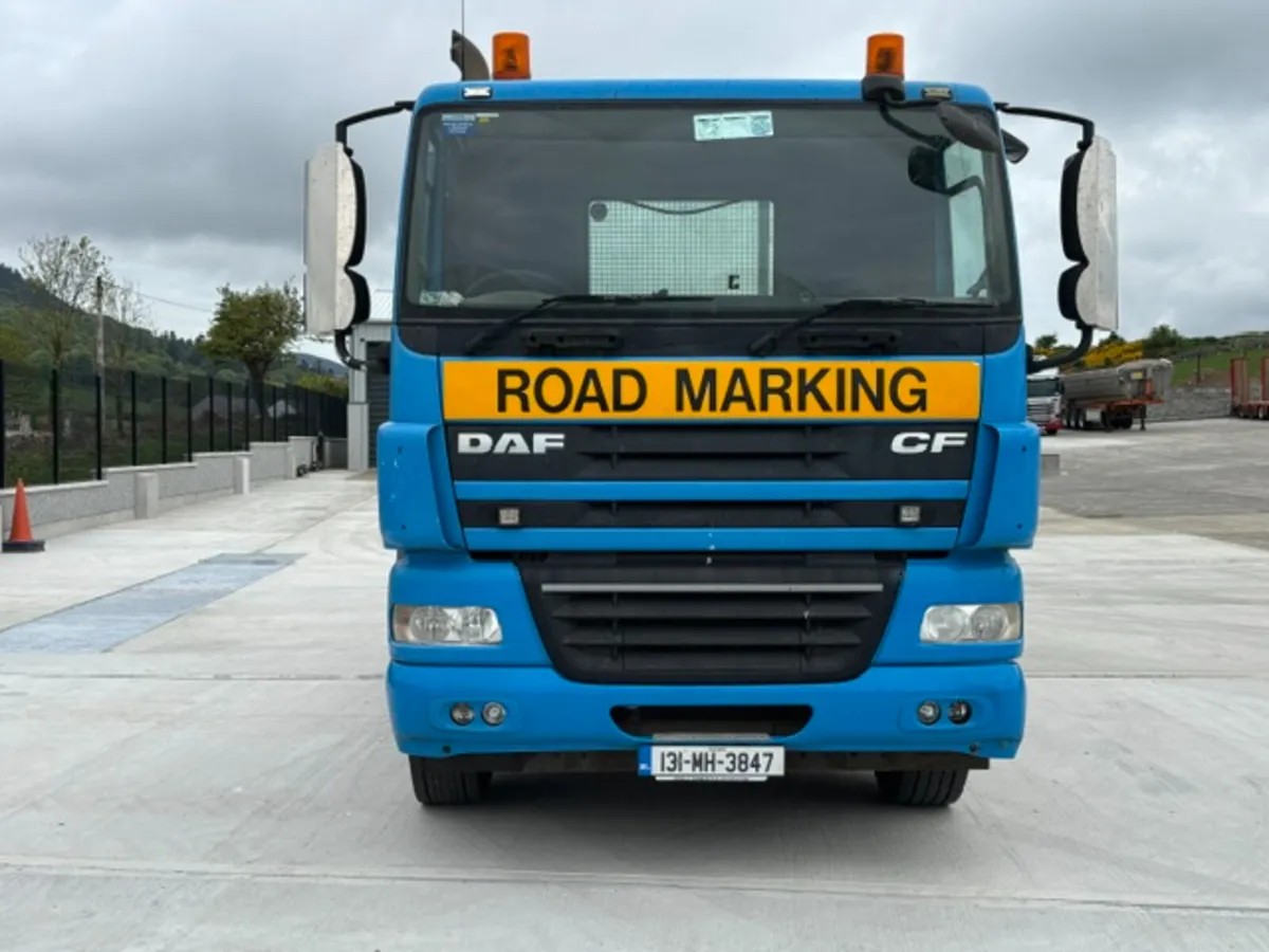 2013 DAF CF 85-360 6X2 BEAVERTAIL - Image 2