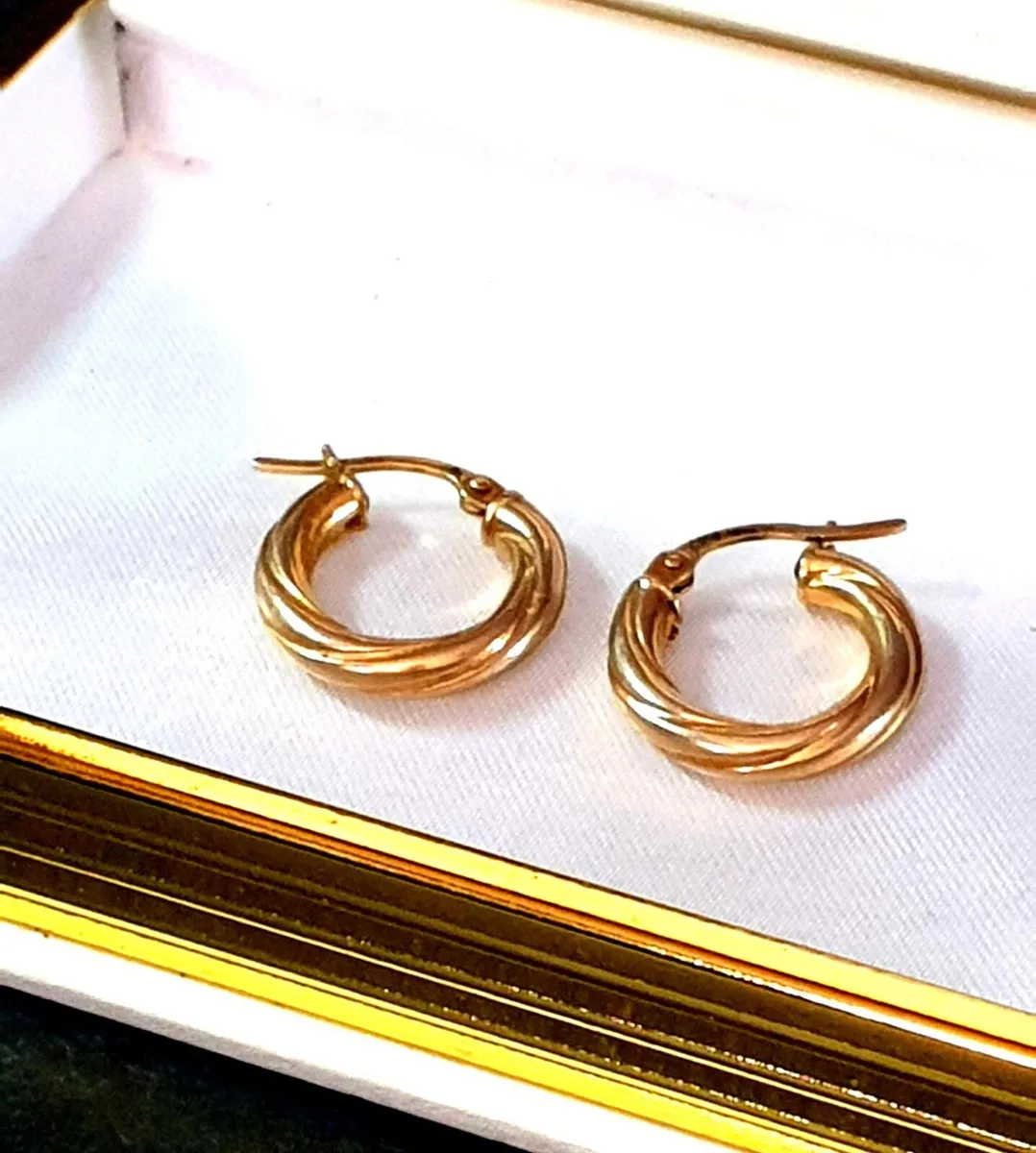 Vintage 9ct Gold Twisted Hoops - Image 2