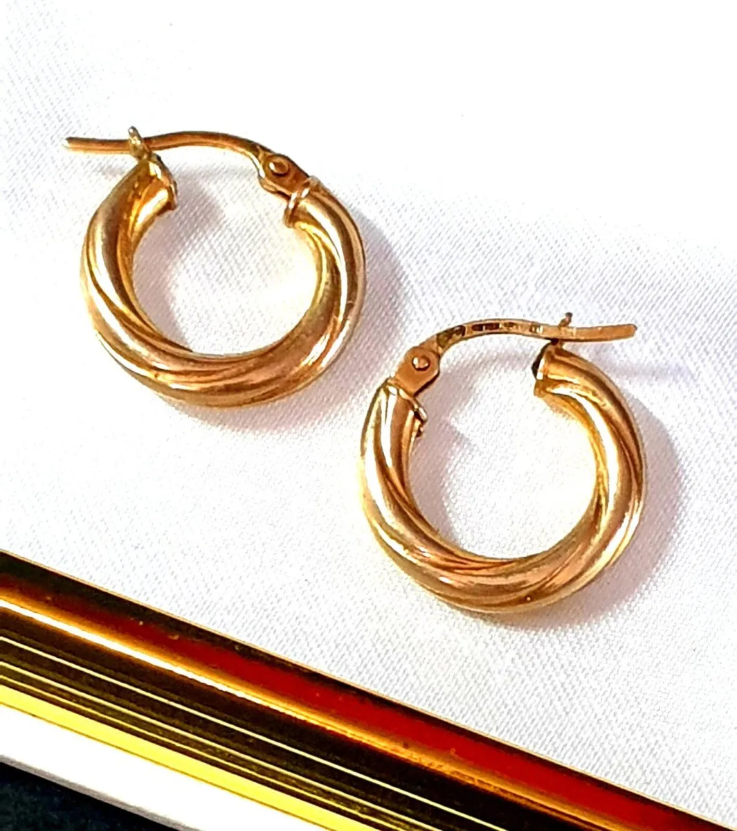 Vintage 9ct Gold Twisted Hoops - Image 3