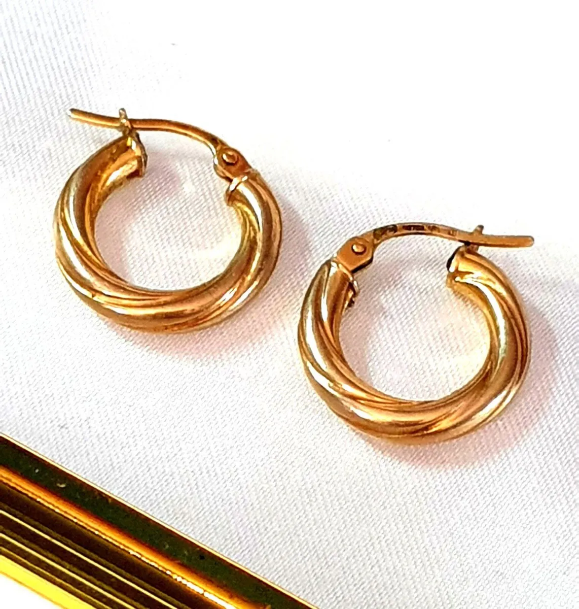 Vintage 9ct Gold Twisted Hoops - Image 1