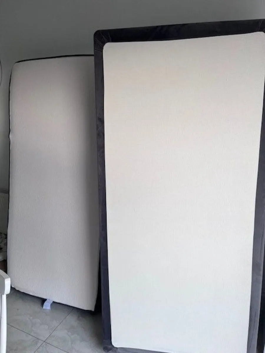 Single Hugge Foam bed and base - Image 2