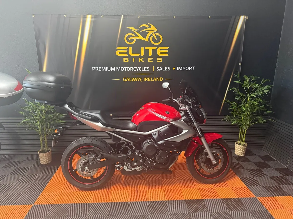 Yamaha XJ6 2011 - Image 1