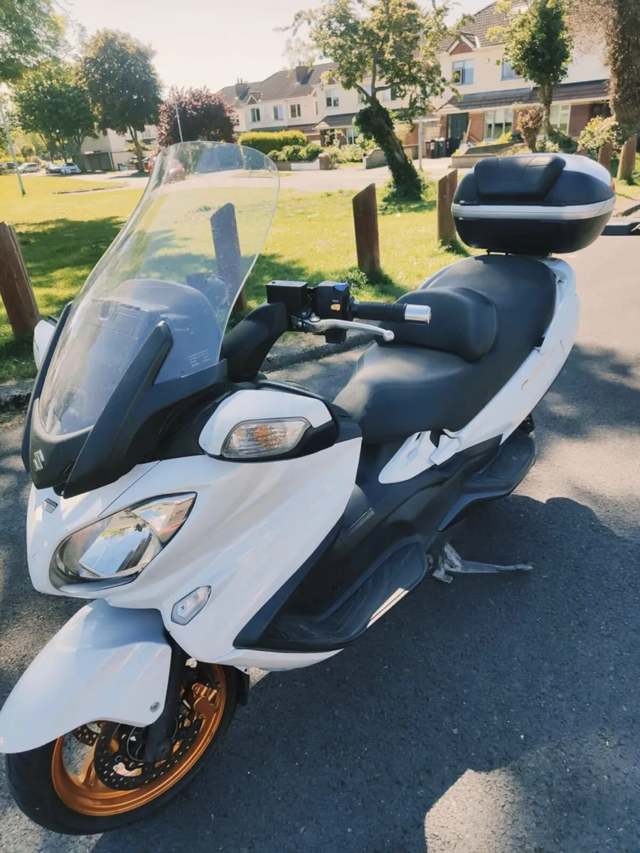 Suzuki Burgman 650 Exclusive - Image 3