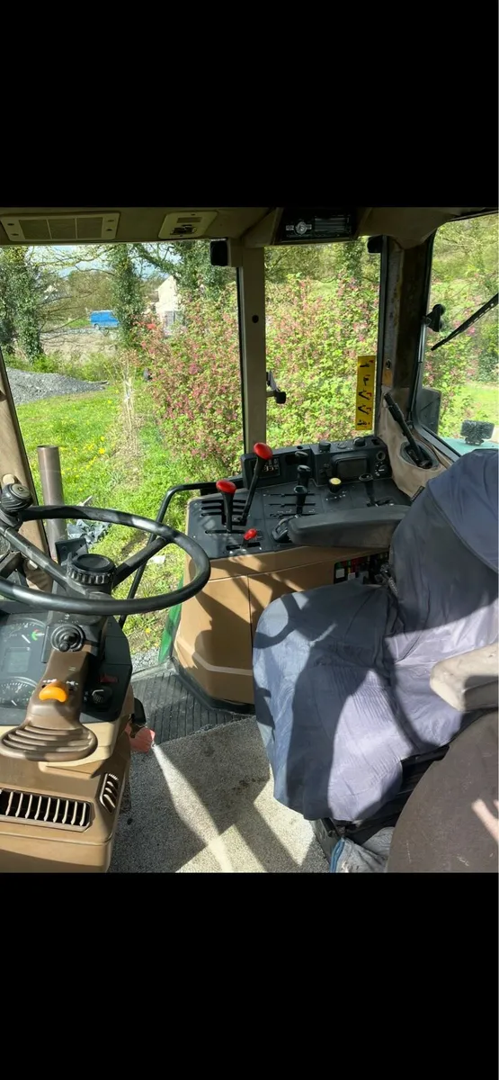 John Deere 6400 - Image 2