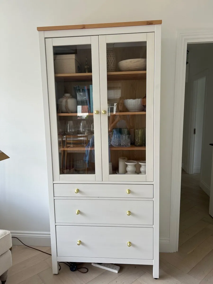 Glass cabinet