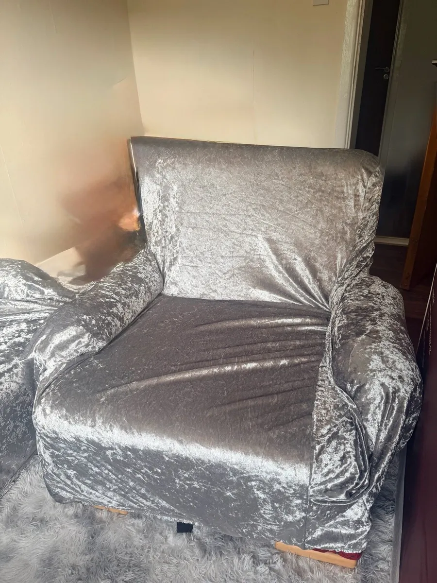 3 Seater Sofa + 2 Armchairs - Image 1