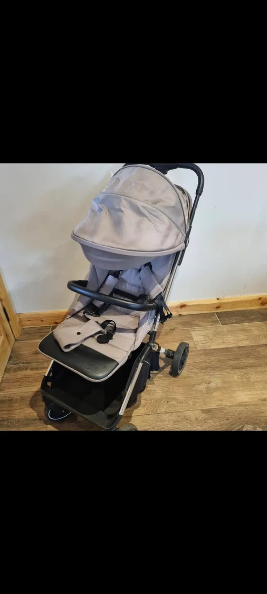 Compact Travel Stroller - Image 2