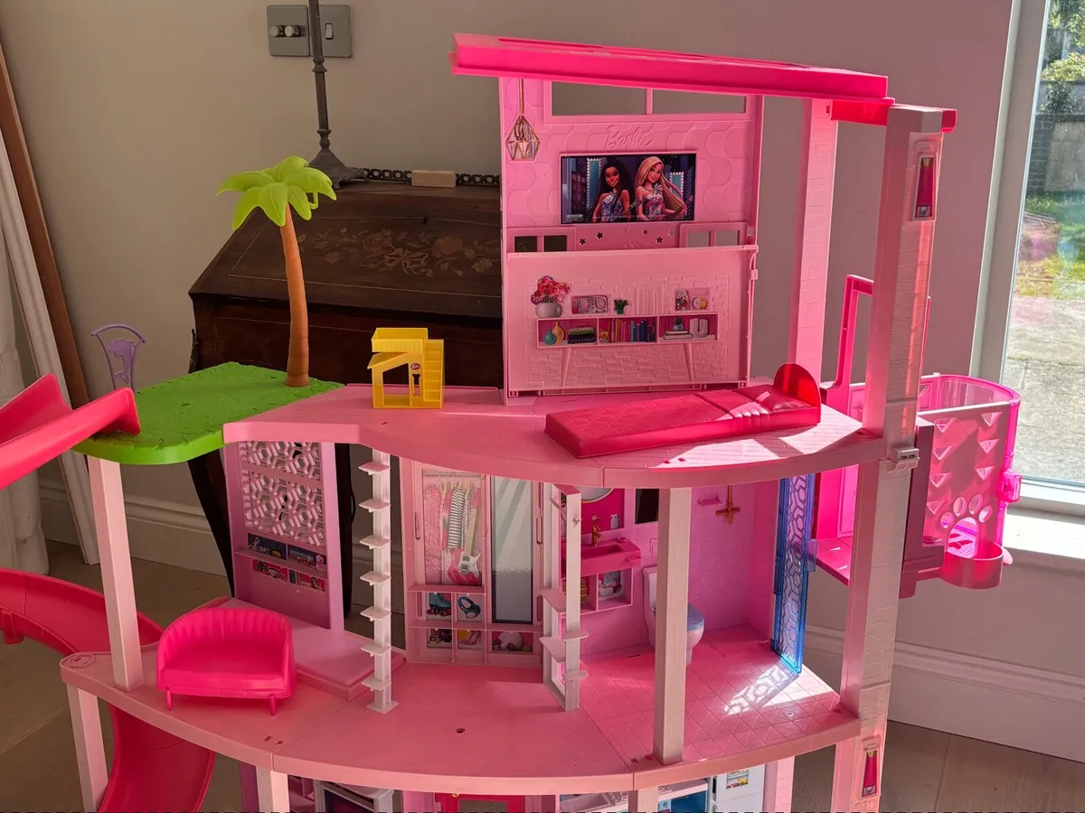 Barbie dreamhouse - Image 1