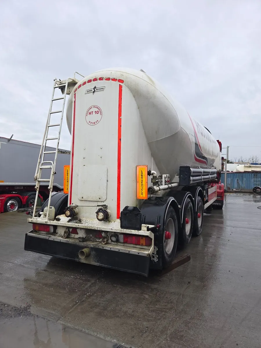 Cement tanker - Image 2