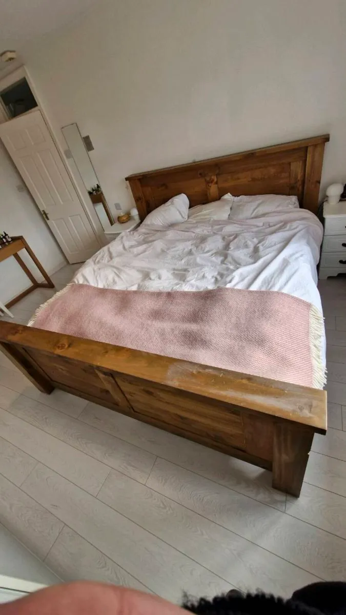 Superking wooden bedframe - Image 2