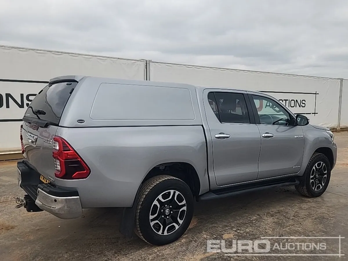 2023 Toyota Hilux Invincible - Image 1