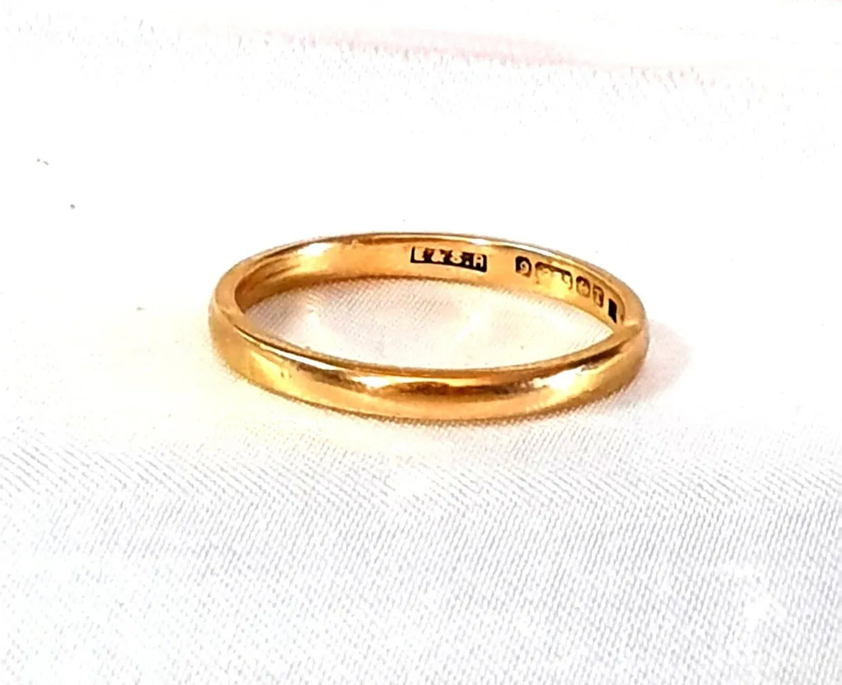 Vintage 9ct Gold 'Levi & Salaman' Wedding Ring - Image 2