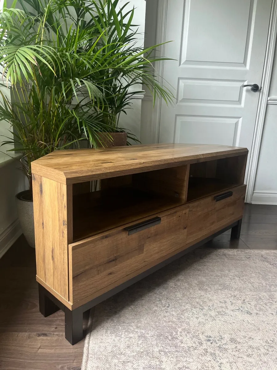 Next Bronx Tv unit - Image 1