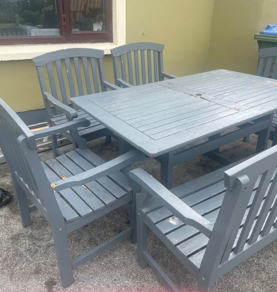 Garden table and chairs - Image 1