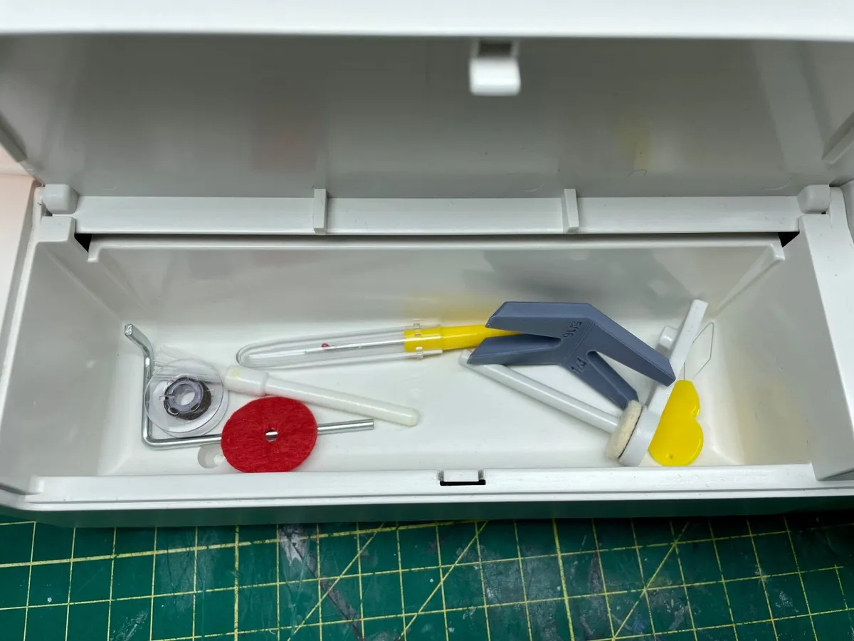 PFAFF edition 130 (With walking foot IDT) - Servic - Image 3