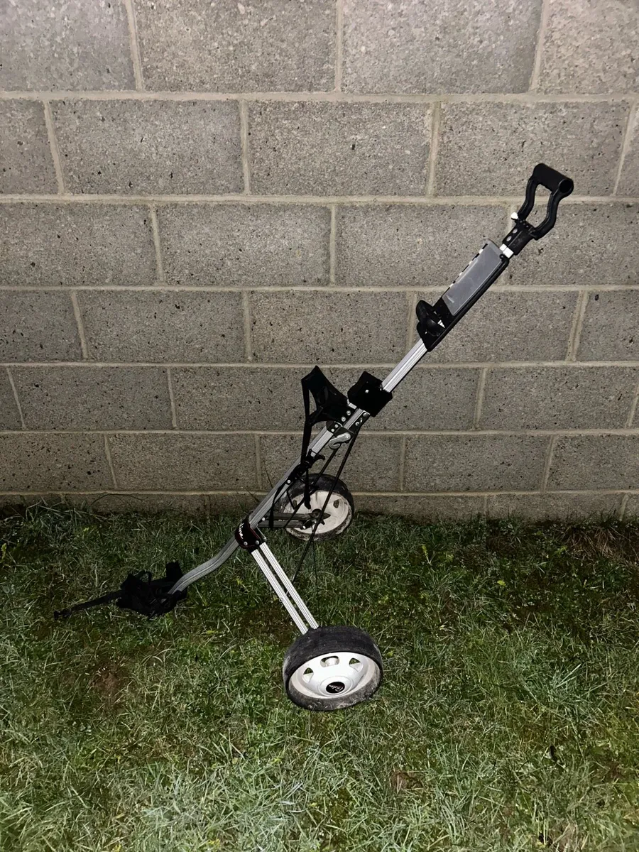 Golf trolley - Image 1