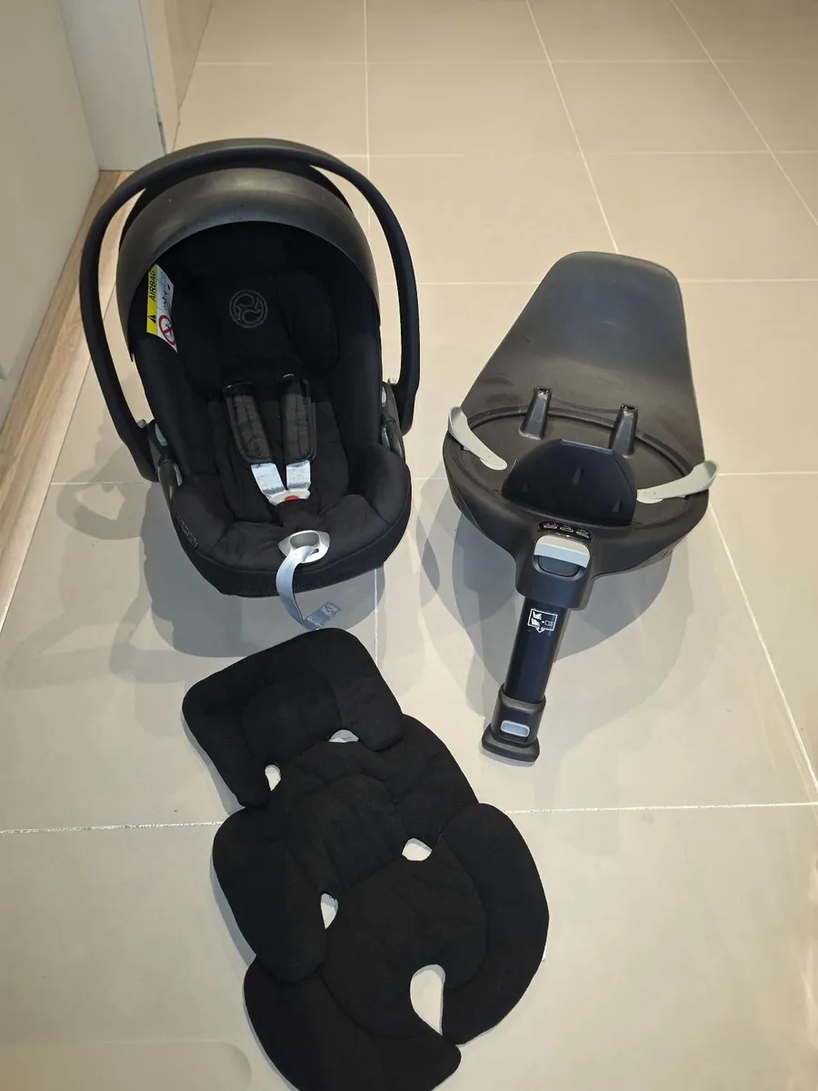 CybexCloud T i-Size car seat, rotating Isofix base - Image 1