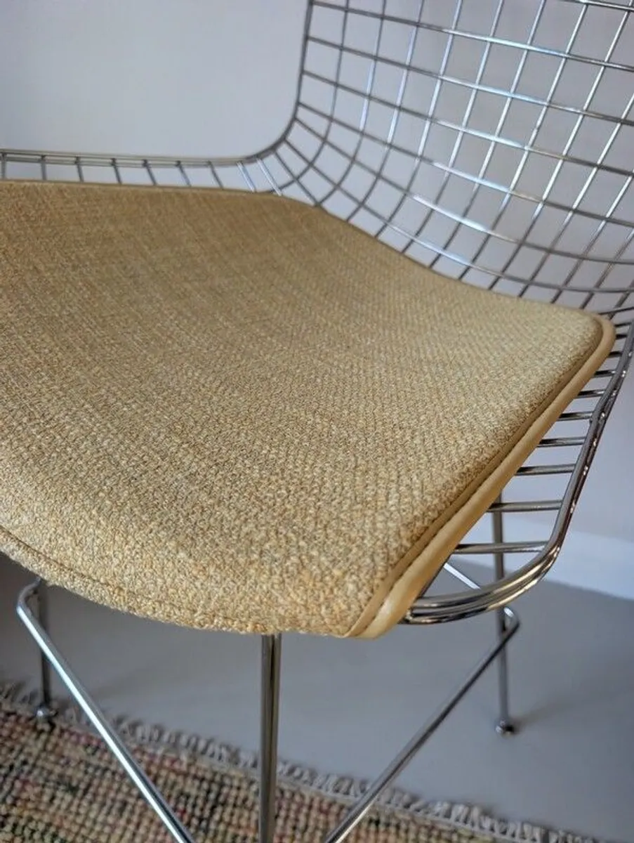 Pair of Bertoia style wire bar stool - Image 4