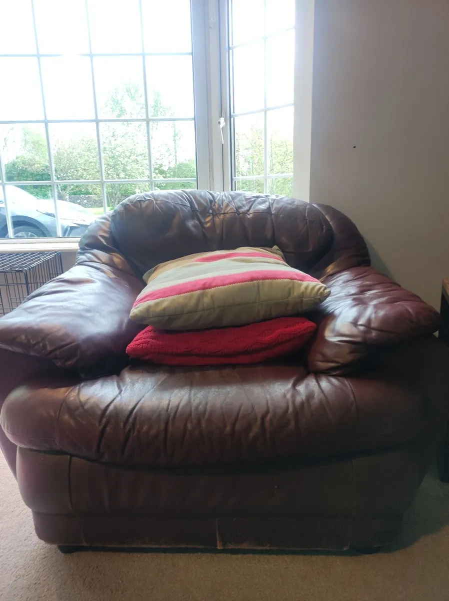 Couch - Image 3