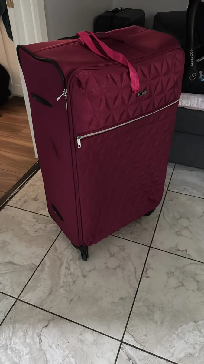 Large Rock suitcase - Image 1