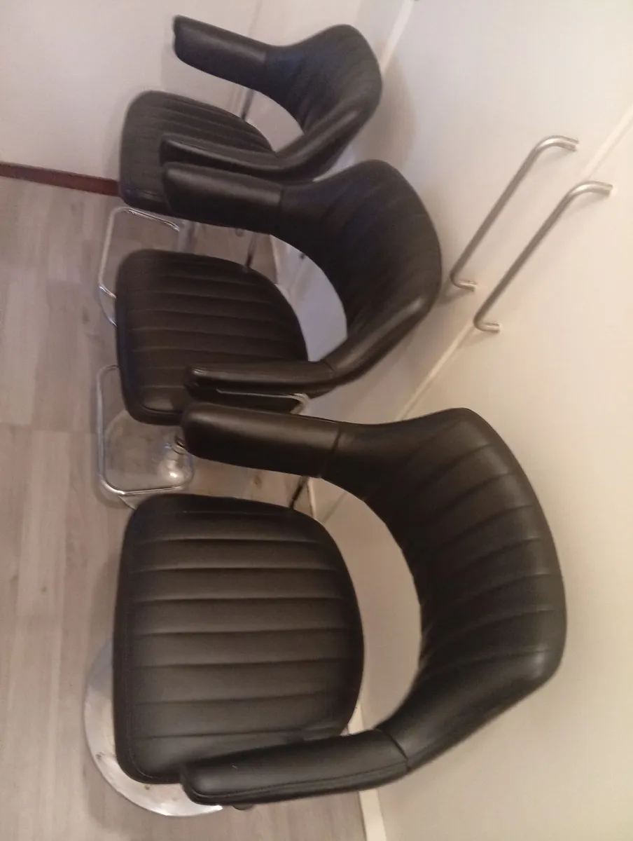 Leather Quality Adjustable Bar stools set - Image 4