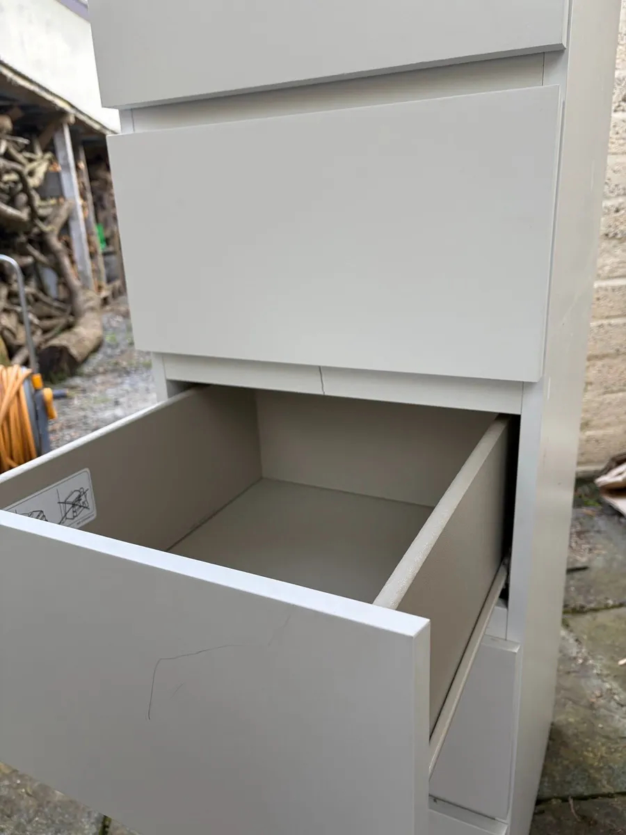 Bedroom drawer unit - Image 3