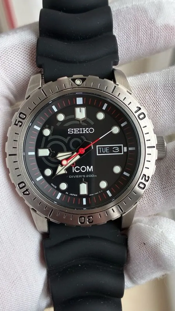 Seiko X Icom 60th Anniversary Limited Edition 200m Diver's Watch - Image 2